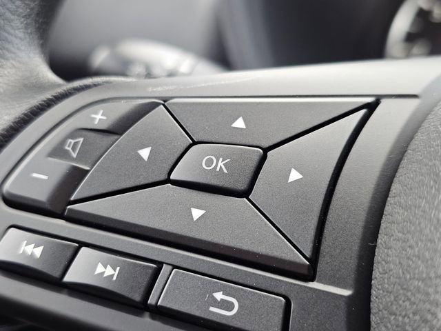 Used 2025 Nissan Sentra S FWD image 32