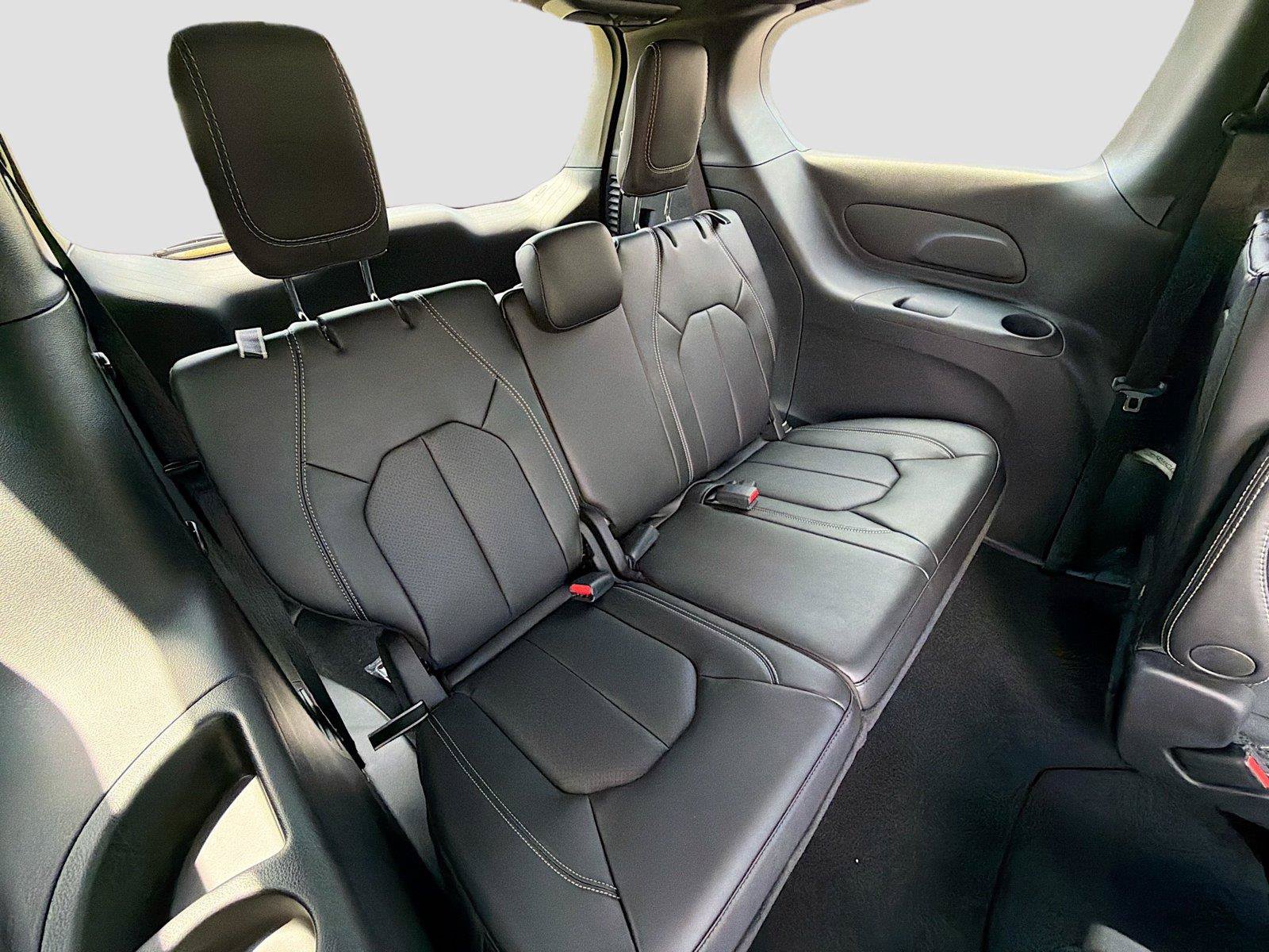 New 2027 Chrysler Pacifica LX FWD image 39