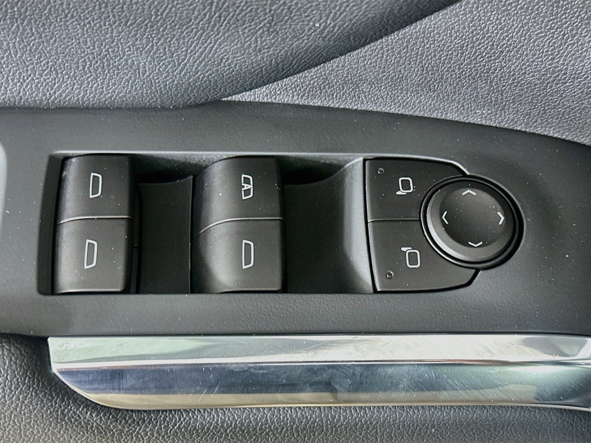 Used 2026 Chevrolet Traverse LT FWD image 15
