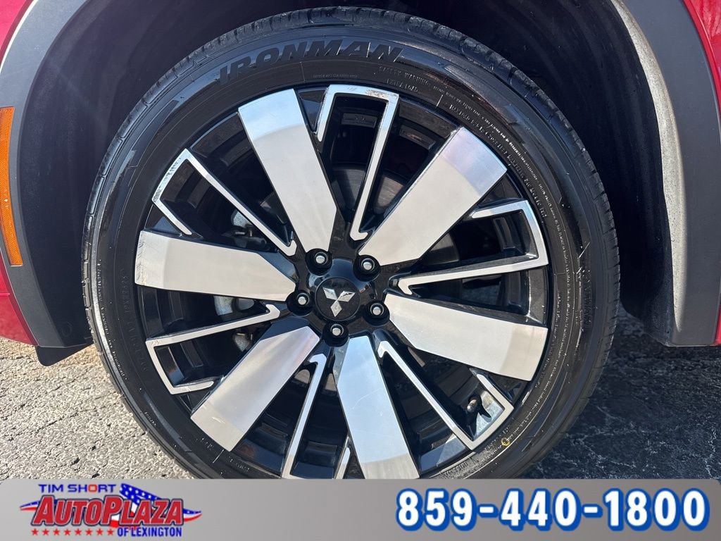 Used 2025 Mitsubishi Outlander SEL image 8