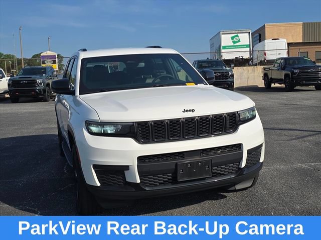 Used 2023 Jeep Grand Cherokee L Laredo AWD/4WD image 13