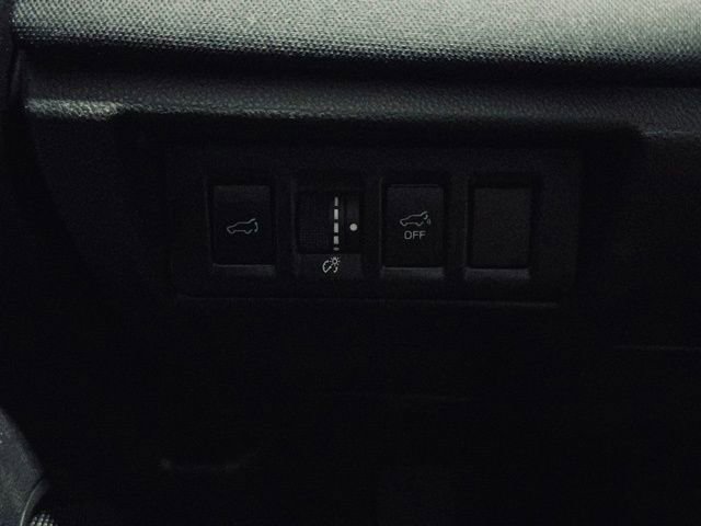 Used 2025 Subaru Outback Premium AWD/4WD image 31