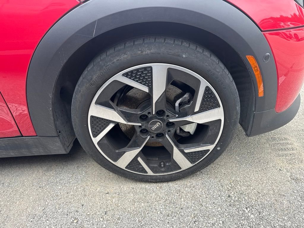 Certified 2025 MINI Cooper 2-Door Hardtop FWD image 3