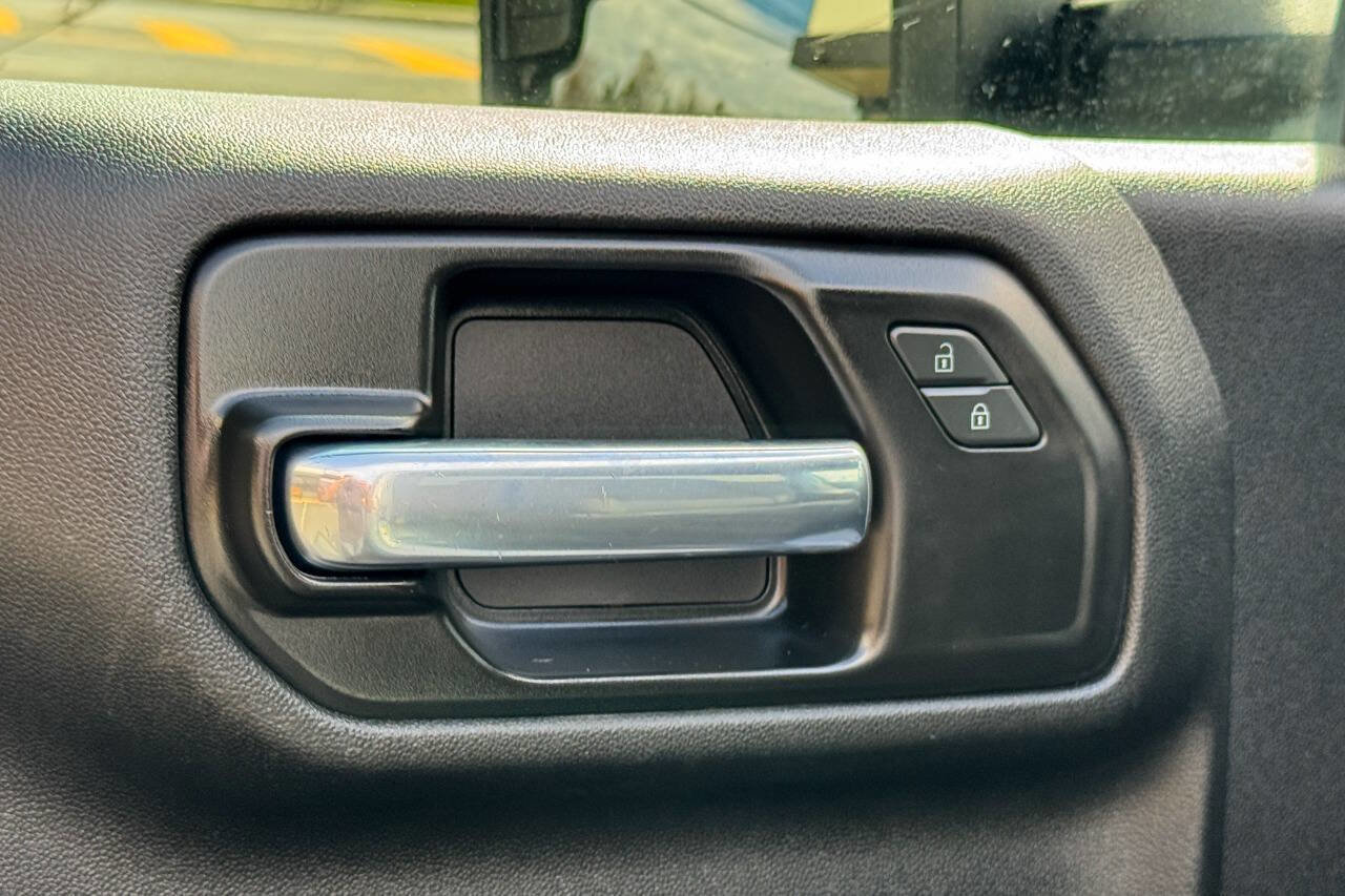 Used 2022 Chevrolet Silverado 3500 LT w/ Convenience Package image 27