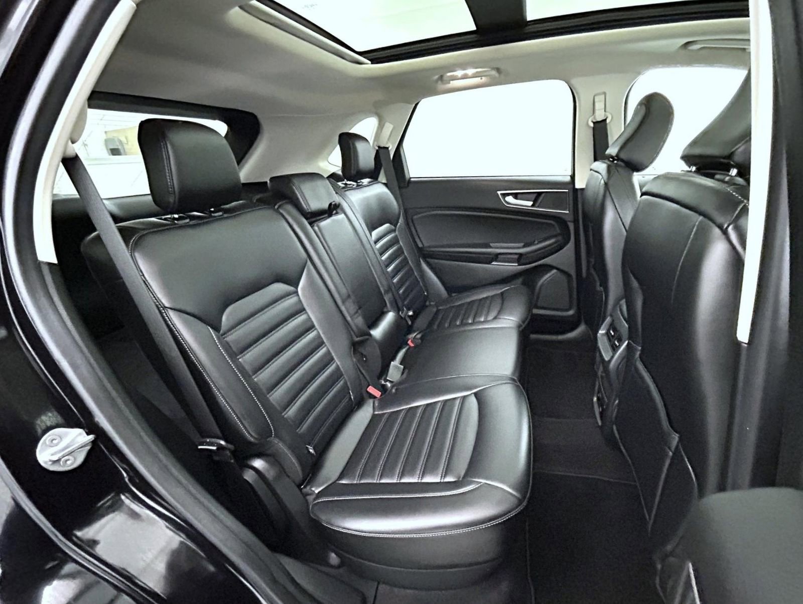 Used 2022 Ford Edge SEL w/ Convenience Package image 18