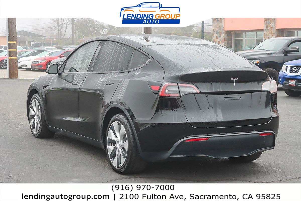 Used 2021 Tesla Model Y Long Range image 2