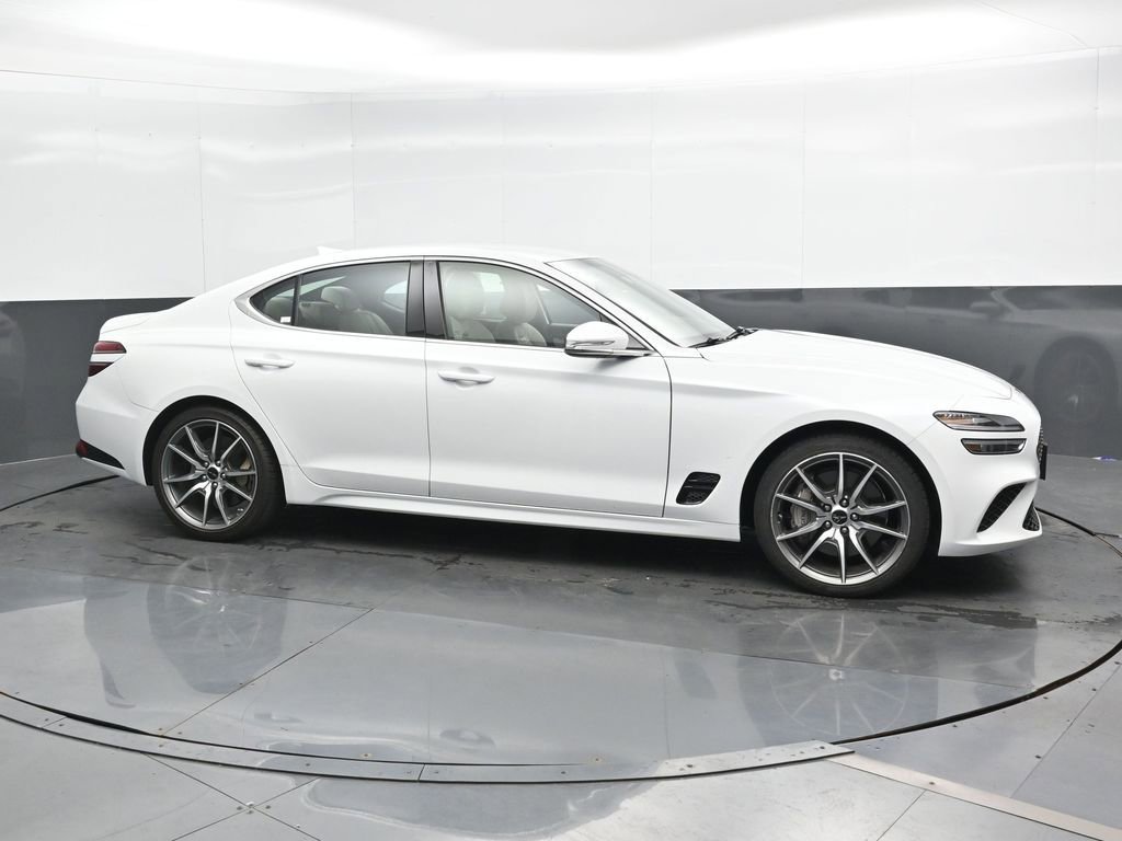 Used 2024 Genesis G70 2.5T image 4