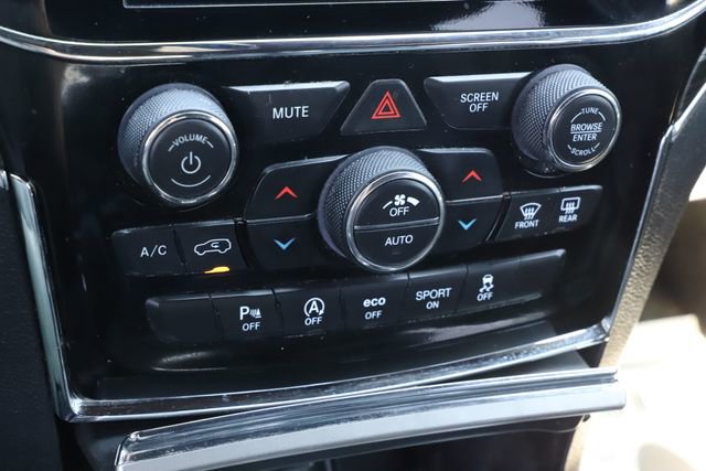 Used 2020 Jeep Grand Cherokee Limited image 24