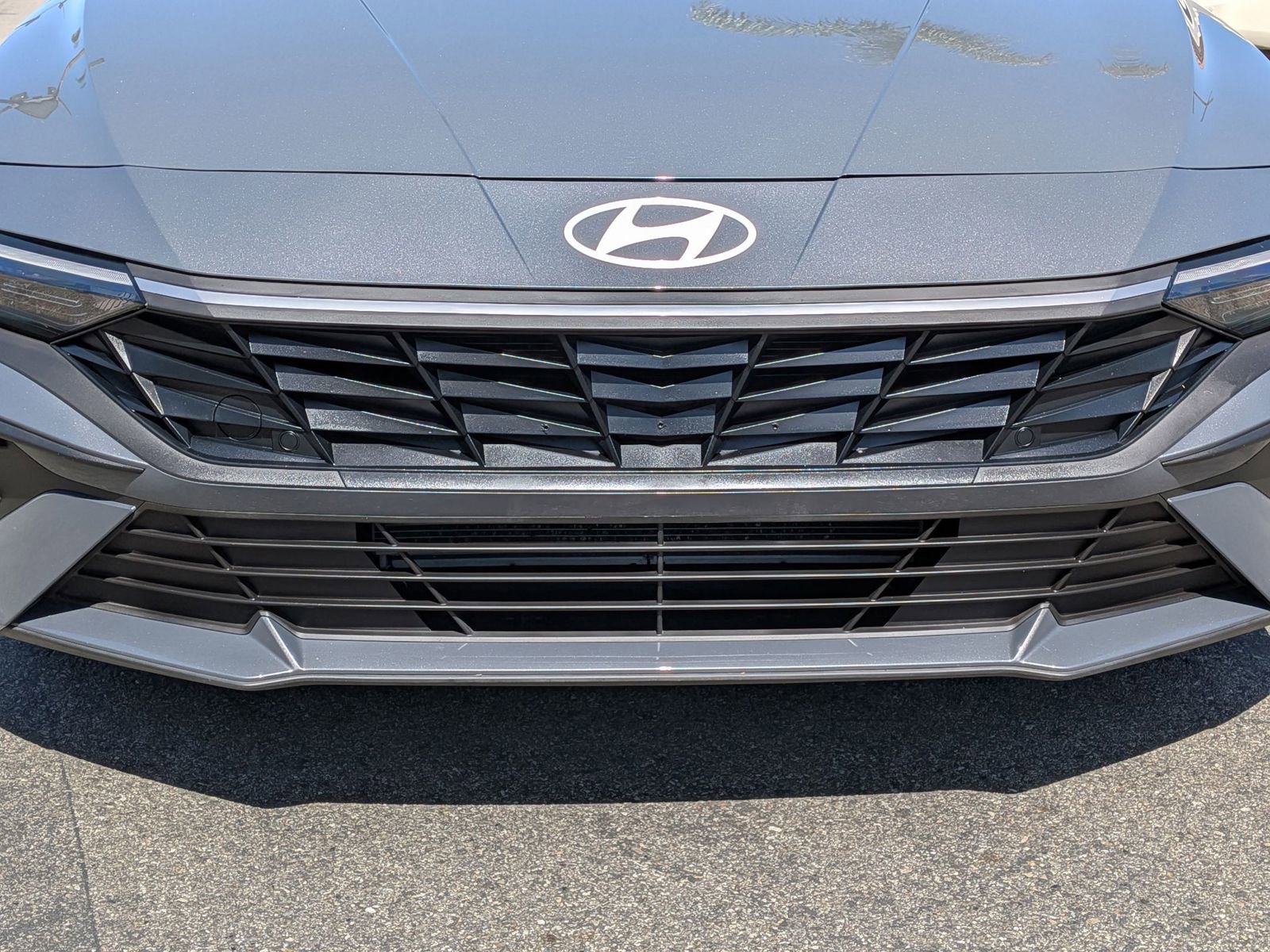 Used 2025 Hyundai Elantra SE image 9