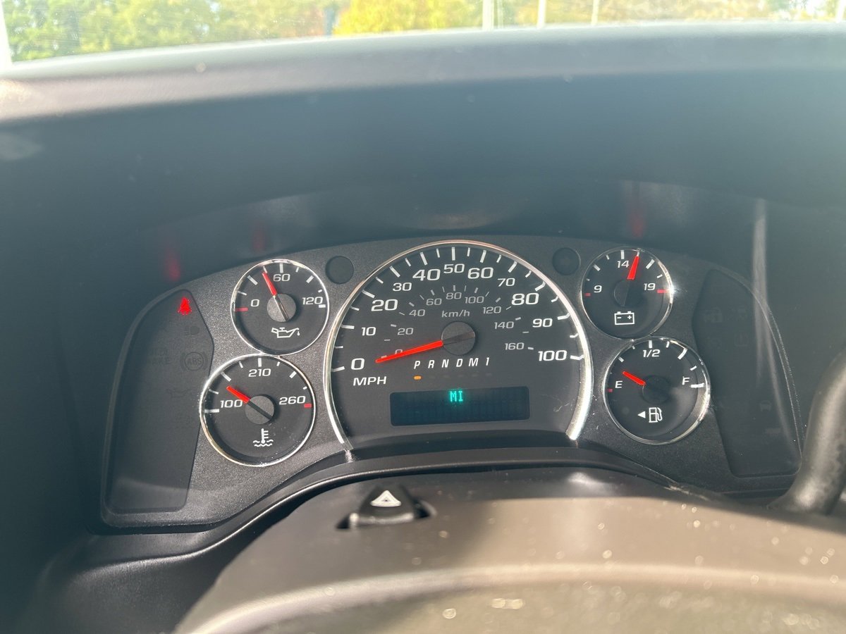 Used 2022 Chevrolet Express 2500 w/ Driver Convenience Package image 22