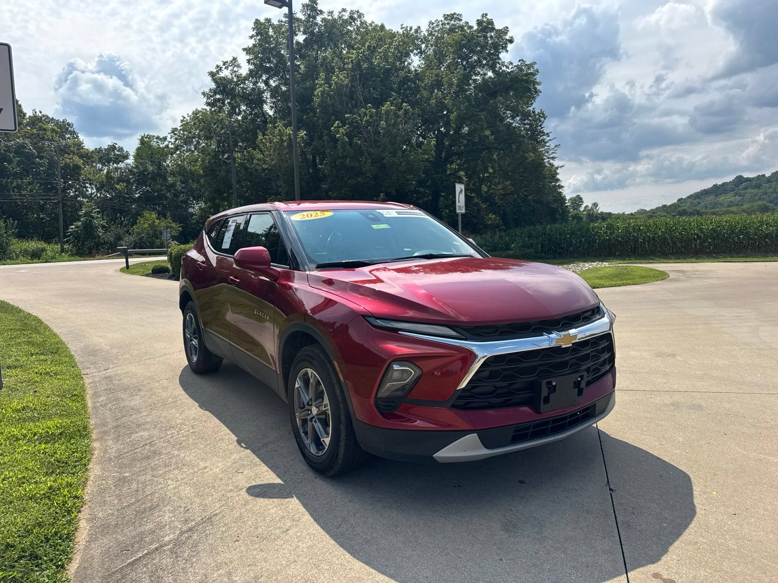 Used 2025 Chevrolet Blazer LT AWD/4WD image 3