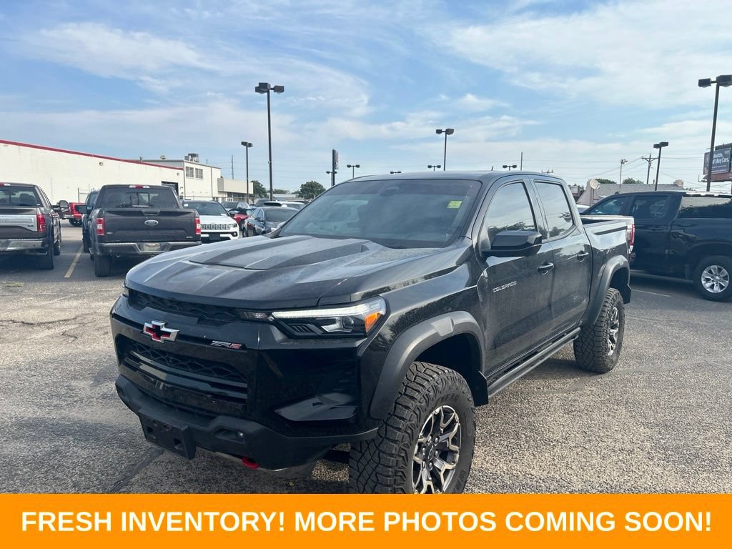 Used 2024 Chevrolet Colorado ZR2 w/ Technology Package AWD/4WD image 7