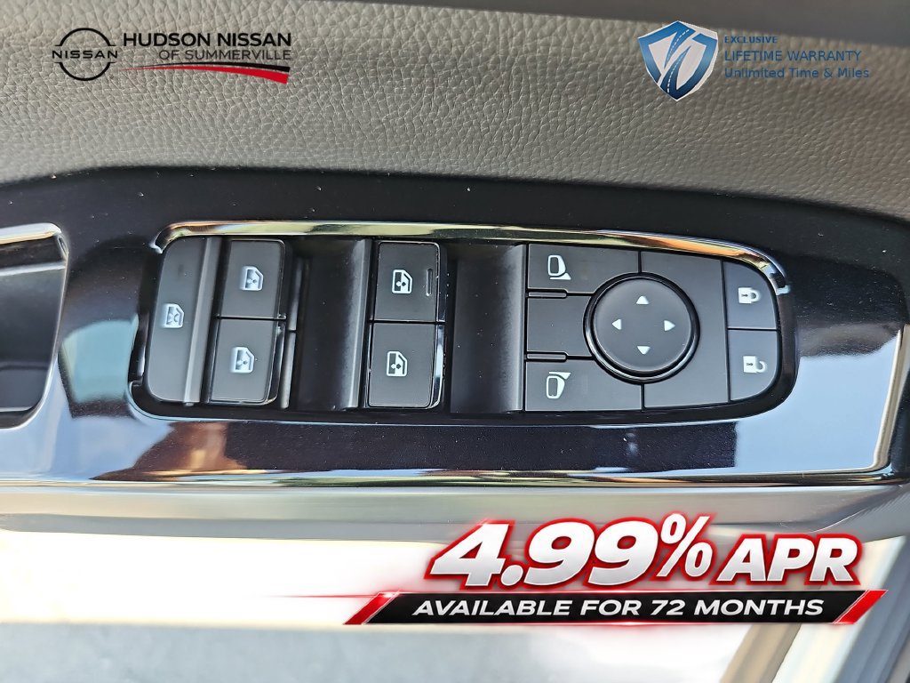 Used 2024 Nissan Pathfinder SL AWD/4WD image 28