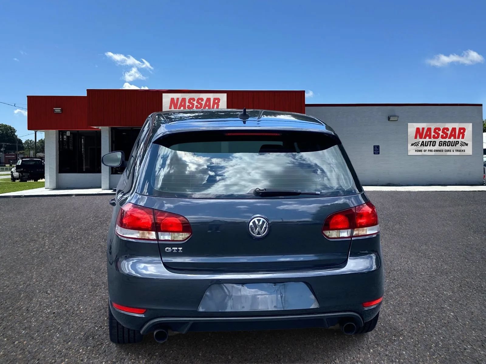 Used 2010 Volkswagen GTI 4-Door FWD image 5