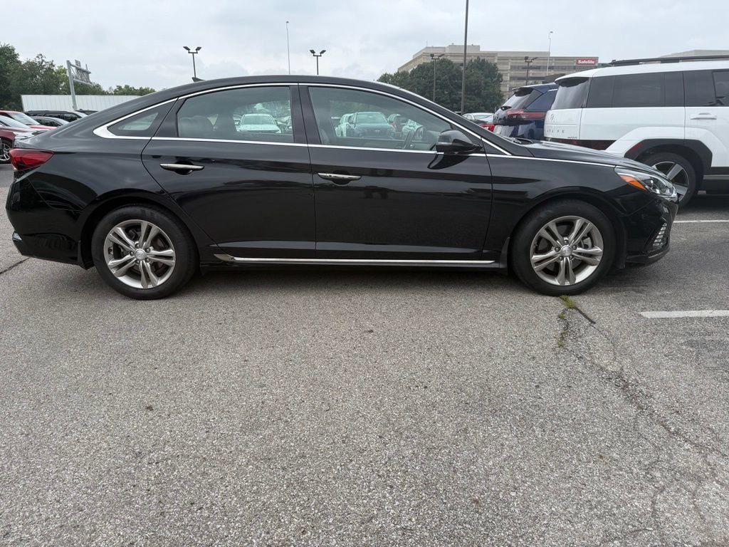 Used 2019 Hyundai Sonata Sport w/ Tech Package 03 FWD image 3