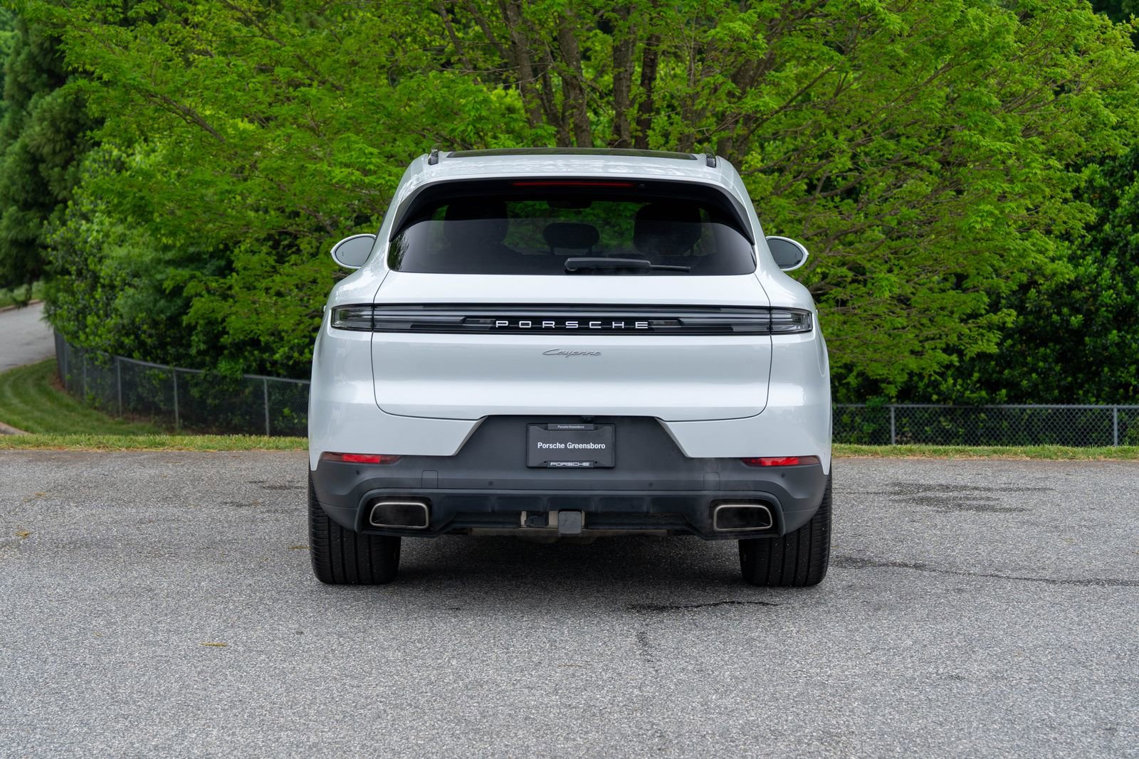 Certified 2024 Porsche Cayenne AWD/4WD image 6