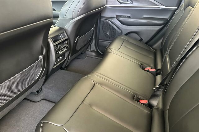 New 2025 Jeep Grand Cherokee Limited image 9