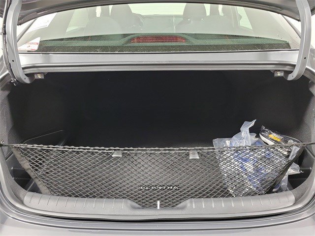 Certified 2025 Hyundai Elantra Sport image 36