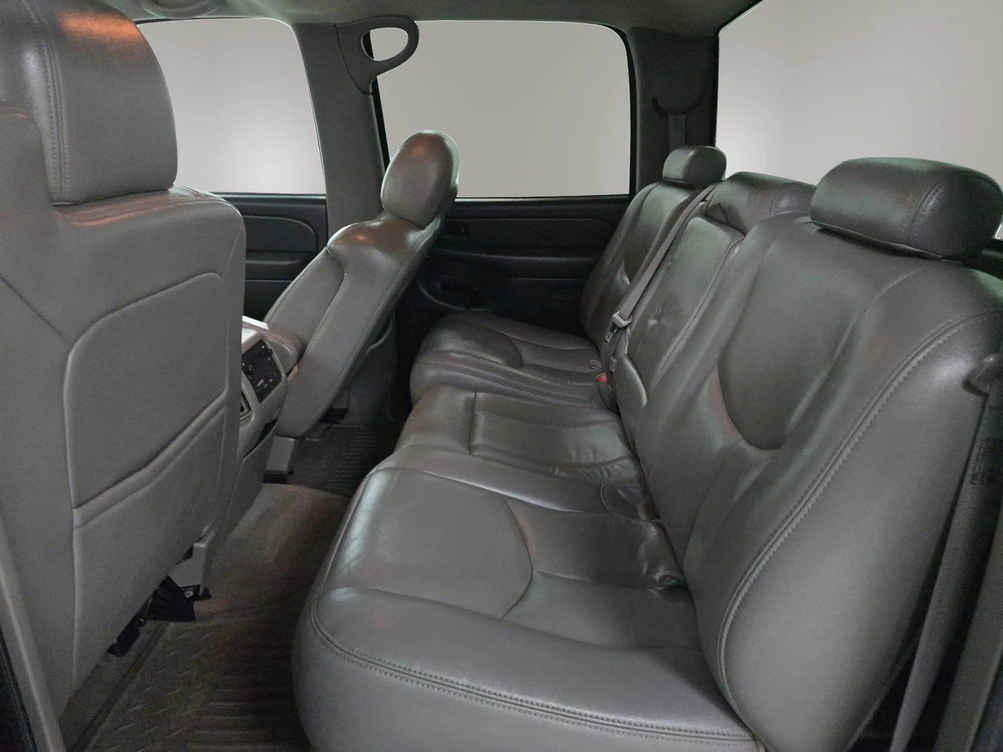 Used 2003 Chevrolet Silverado 1500 LT RWD image 10