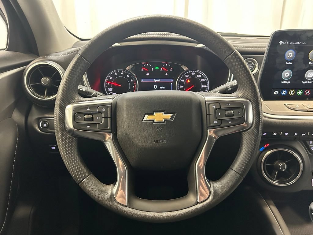 Used 2025 Chevrolet Blazer LT FWD image 9