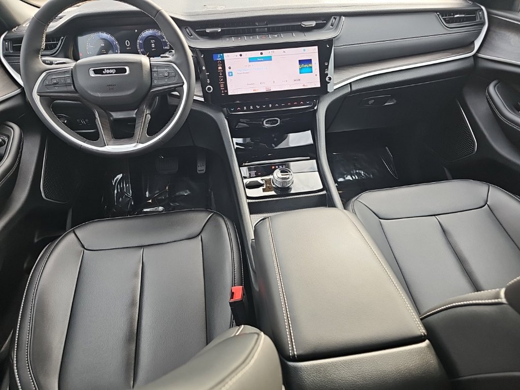 Used 2026 Jeep Grand Cherokee L Limited AWD/4WD image 19