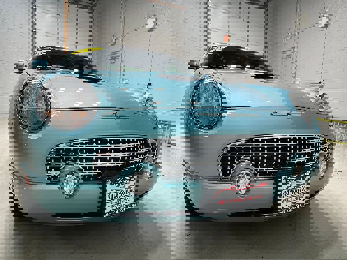 Used 2002 Ford Thunderbird image 3