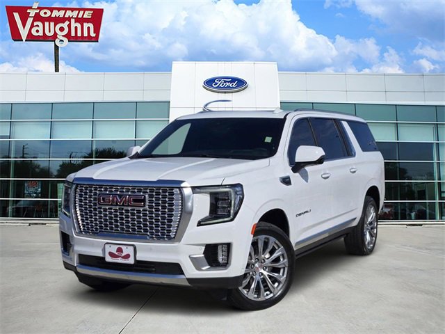 Used 2024 GMC Yukon XL Denali w/ Advanced Technology Package image 1