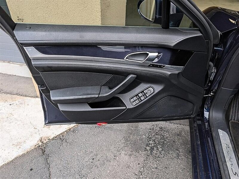 Used 2012 Porsche Panamera S RWD image 18