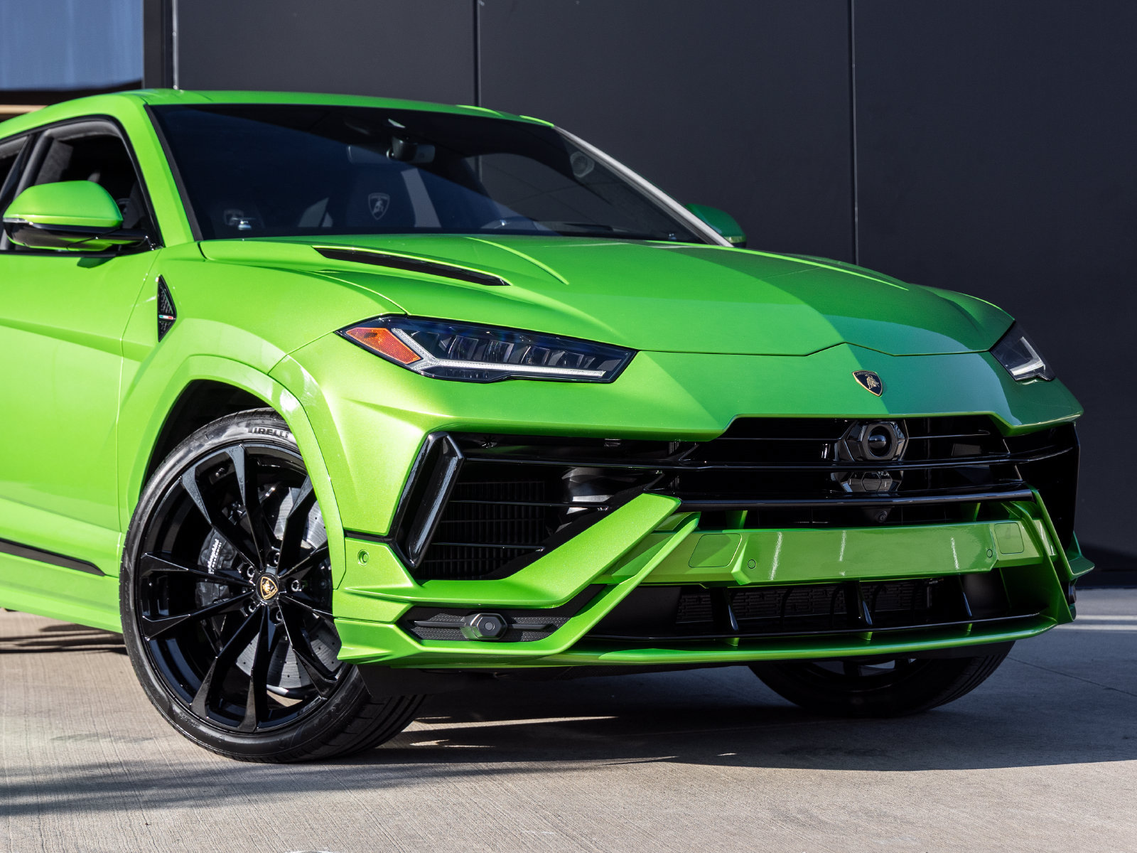 Used 2024 Lamborghini Urus S AWD/4WD image 5