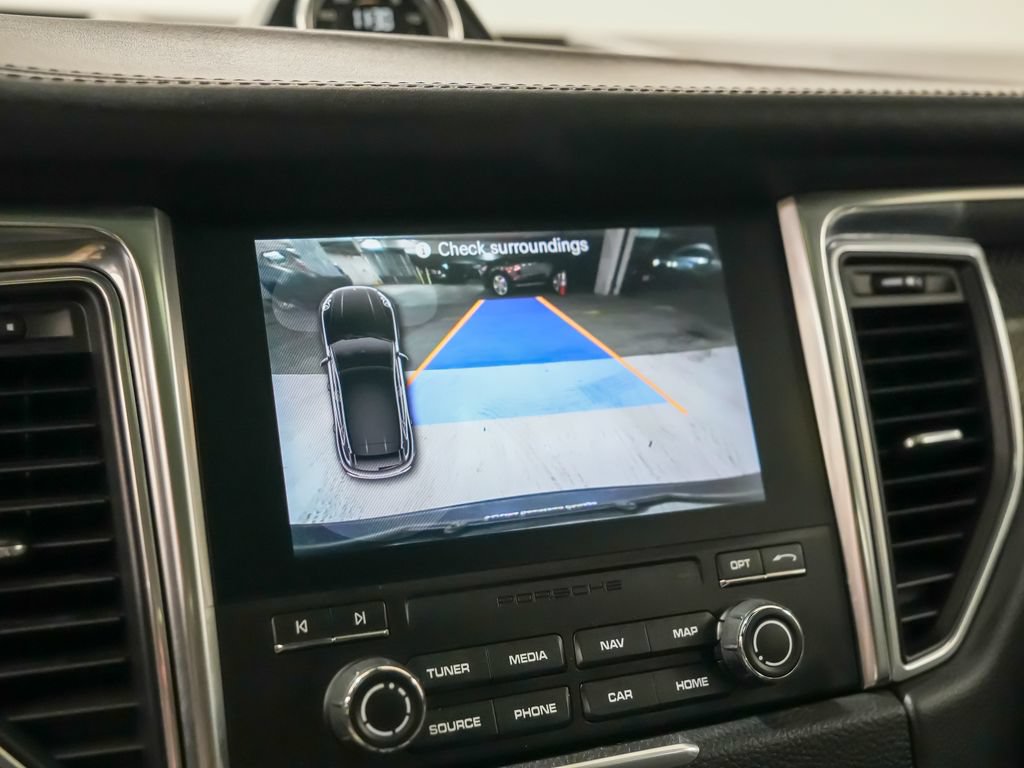 Used 2017 Porsche Macan Turbo AWD/4WD image 30