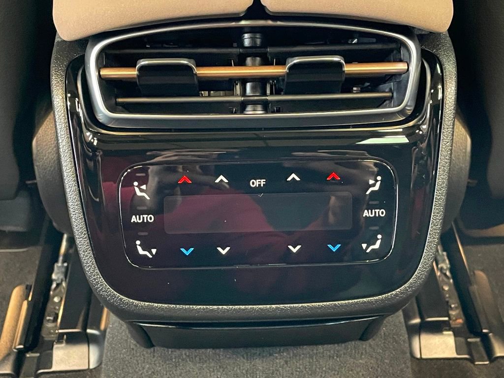 Used 2022 Mercedes-Benz EQS 580 4MATIC Sedan image 18