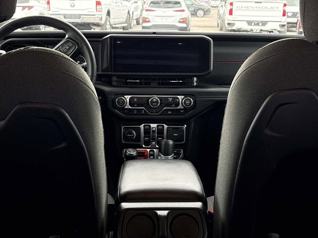 Used 2025 Jeep Wrangler Unlimited Rubicon image 8