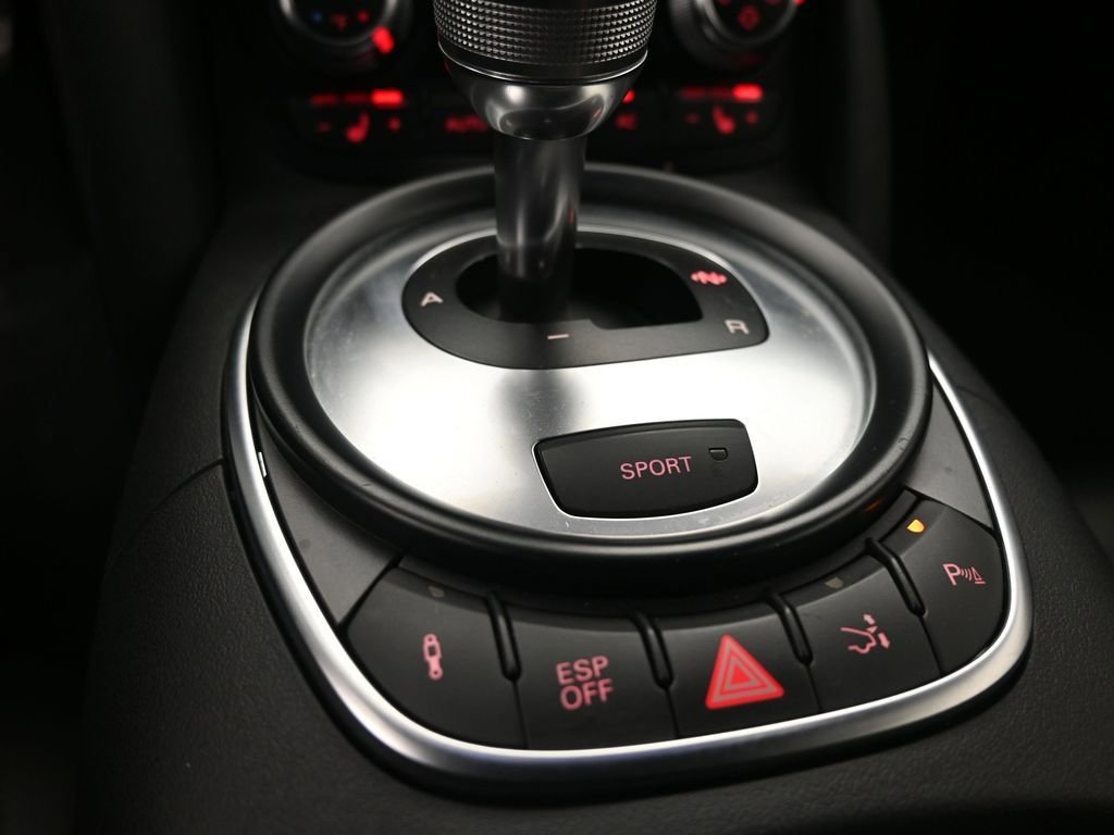 Used 2010 Audi R8 V10 image 52