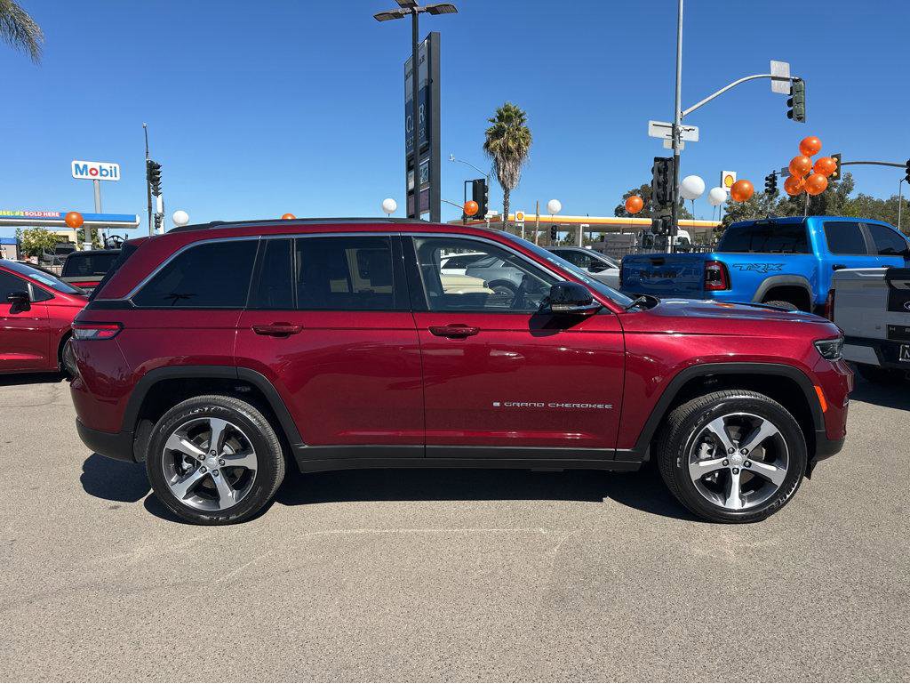Used 2023 Jeep Grand Cherokee 4WD 4xe image 44