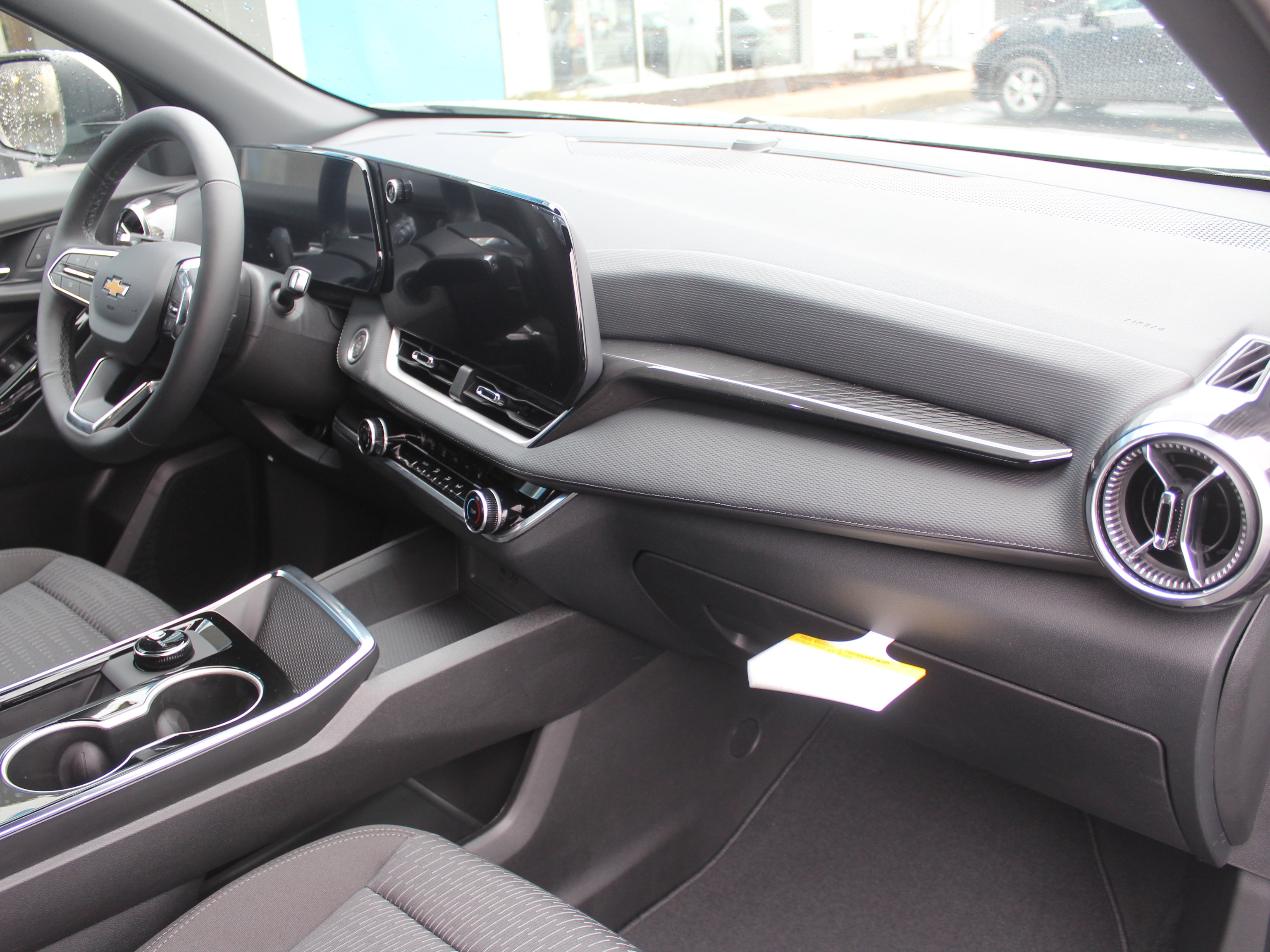 New 2026 Chevrolet Equinox LT image 14