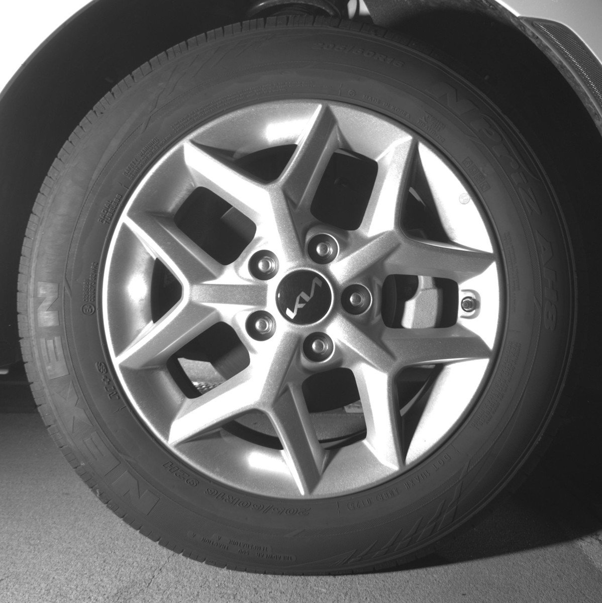 Used 2025 Kia Soul LX w/ LX Technology Package FWD image 13