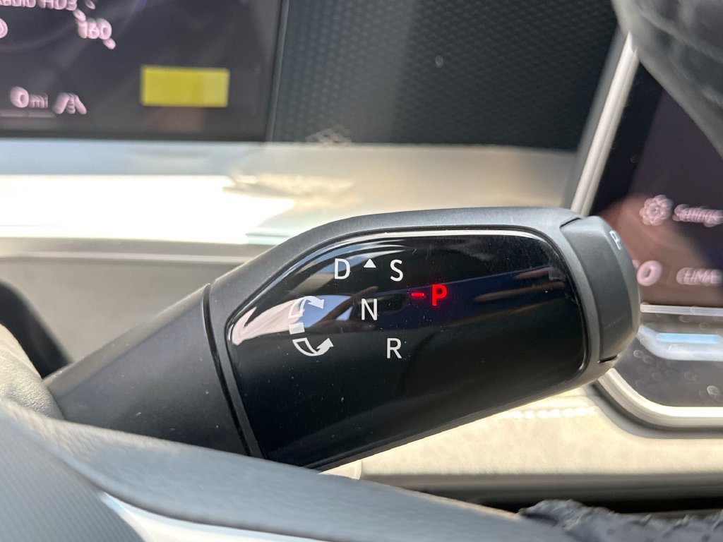 New 2026 Volkswagen Tiguan SE R-Line AWD/4WD image 22