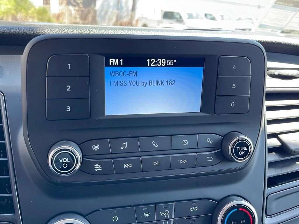 New 2025 Ford Transit 250 148 Medium Roof image 8