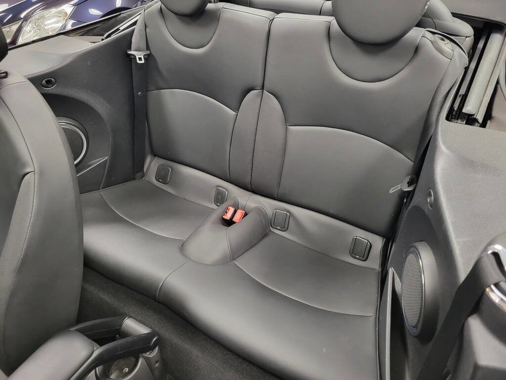 Used 2013 MINI Cooper Convertible image 24