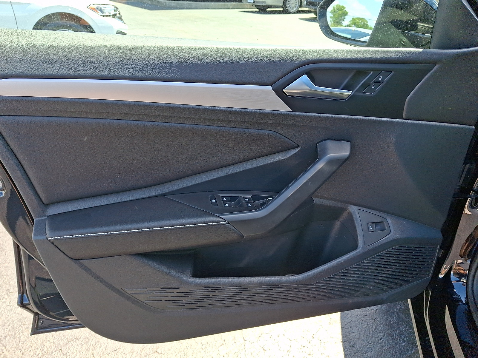 Certified 2025 Volkswagen Jetta Sport FWD image 12