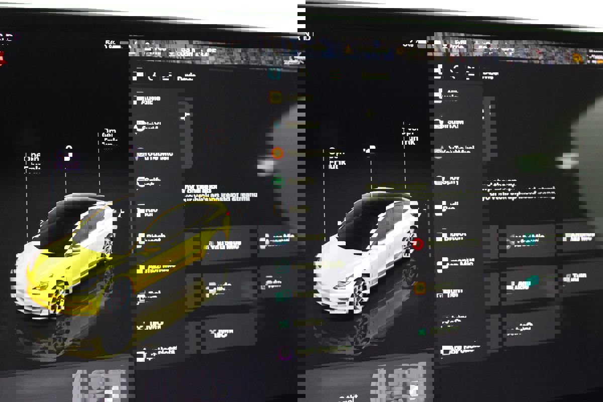 Used 2023 Tesla Model 3 Standard Range image 18