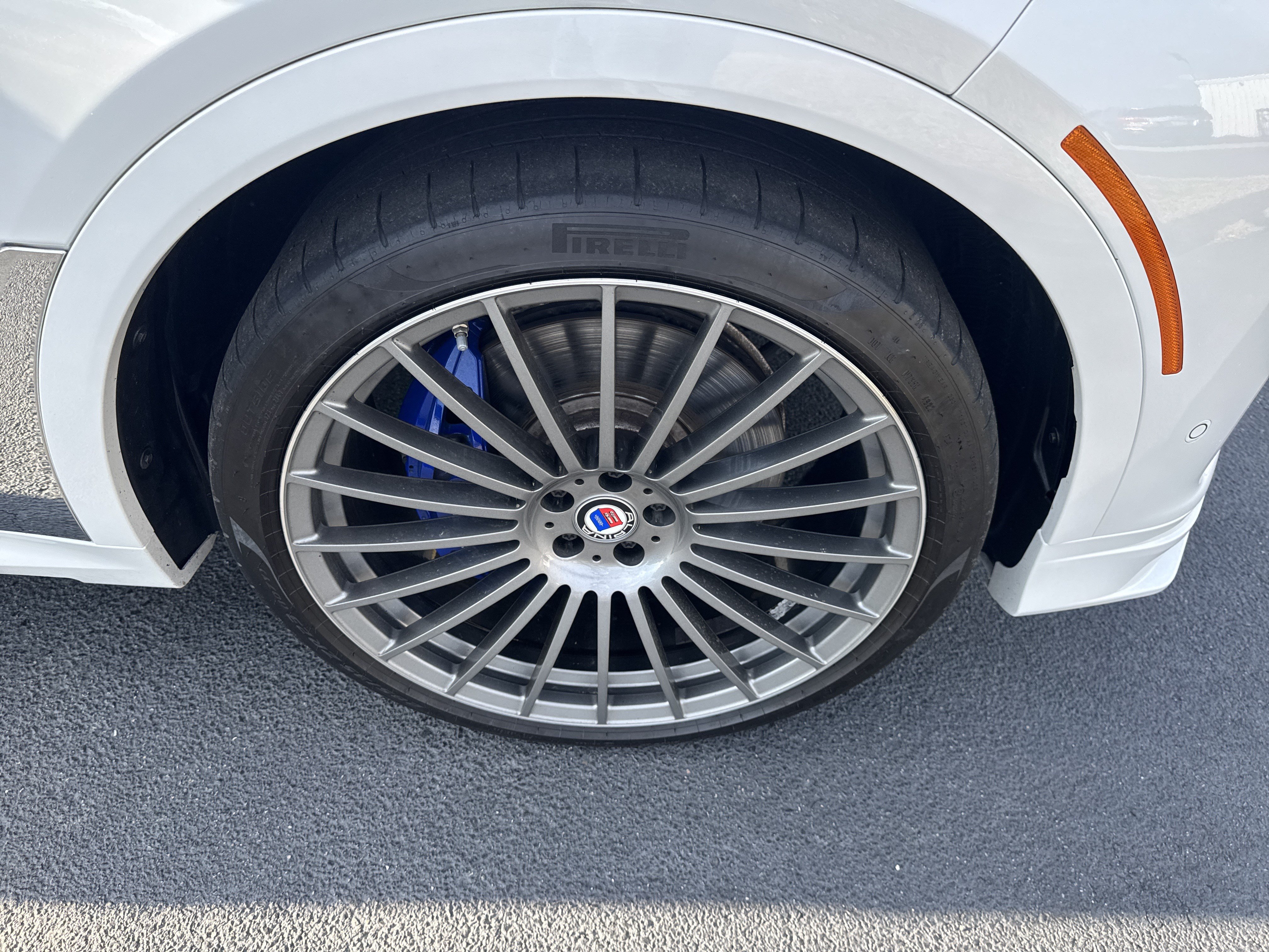Used 2022 BMW ALPINA XB7 AWD/4WD image 10