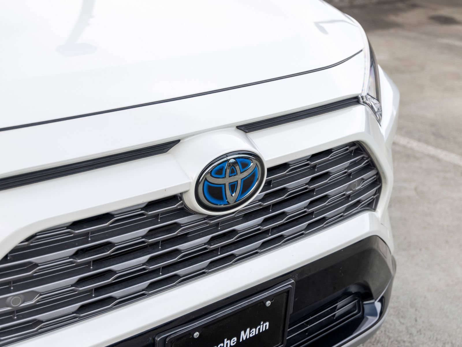 Used 2019 Toyota RAV4 XSE AWD/4WD image 16