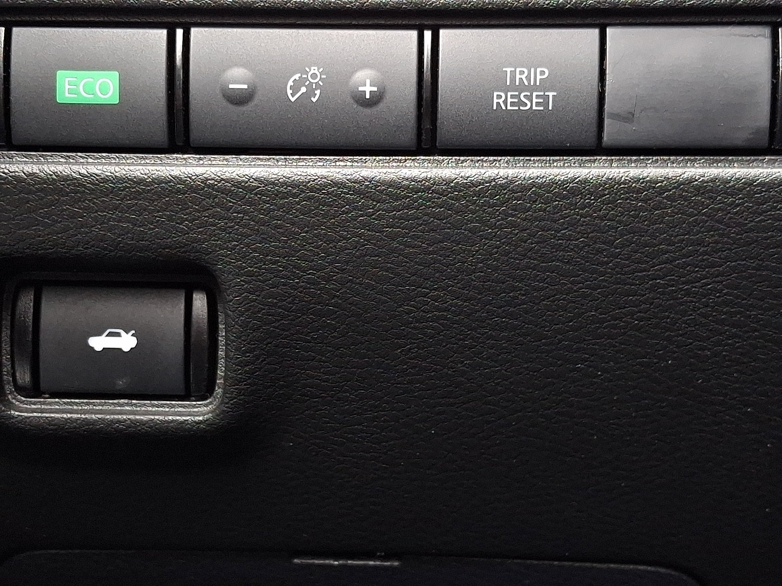Used 2025 Nissan Sentra SR FWD image 21