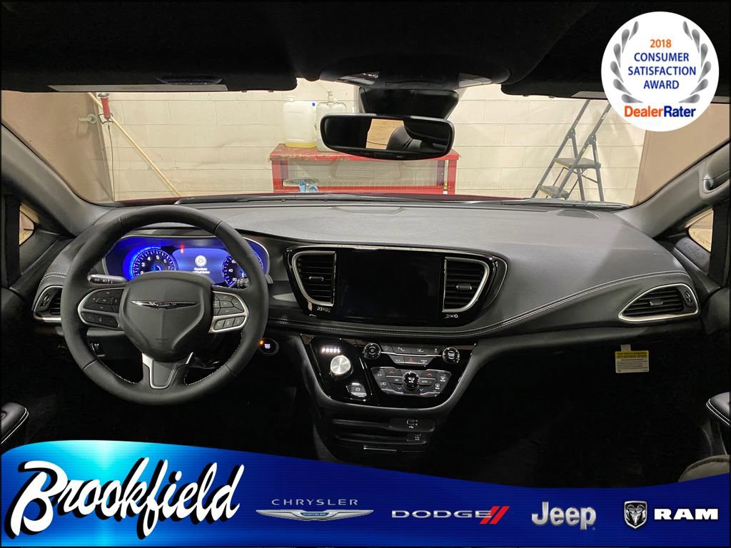 New 2026 Chrysler Pacifica Select FWD image 13