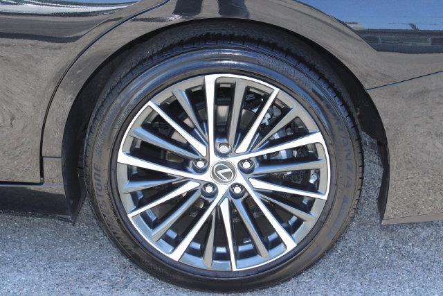 Used 2024 Lexus ES 350 w/ Premium Package FWD image 8