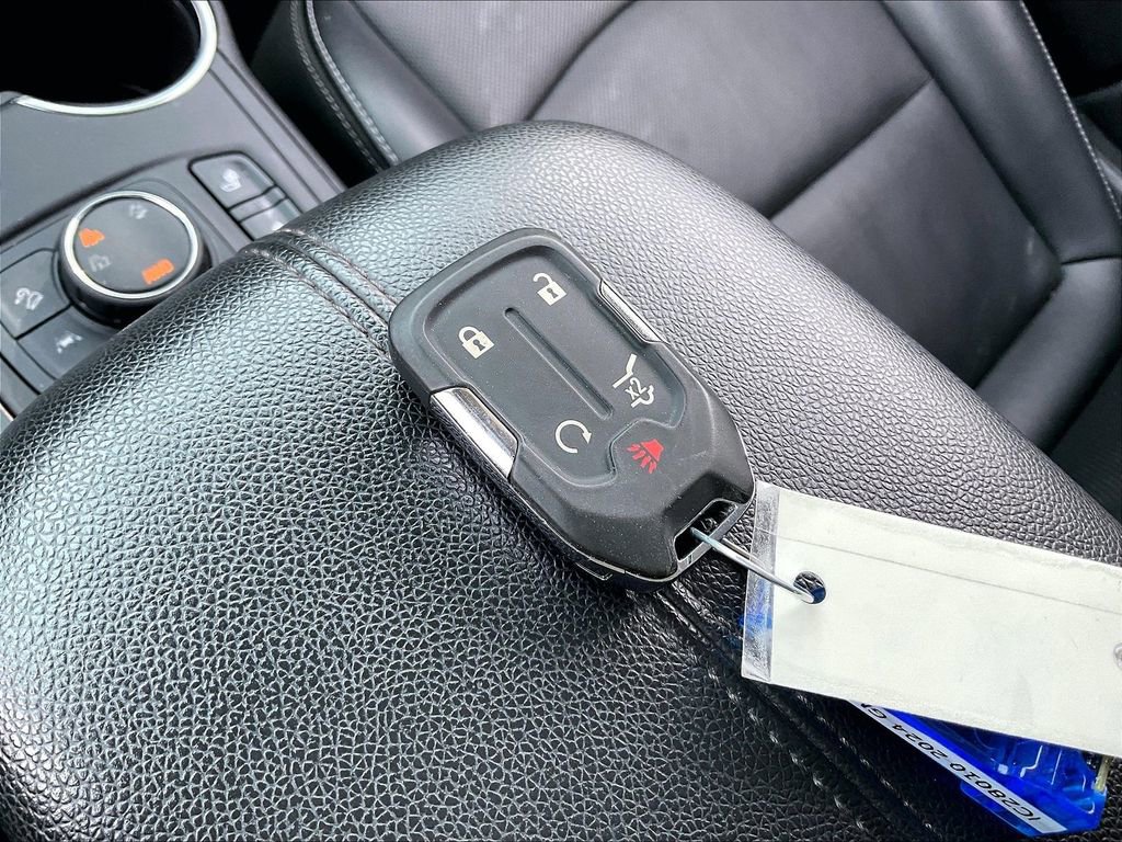 Used 2024 GMC Terrain SLT image 27