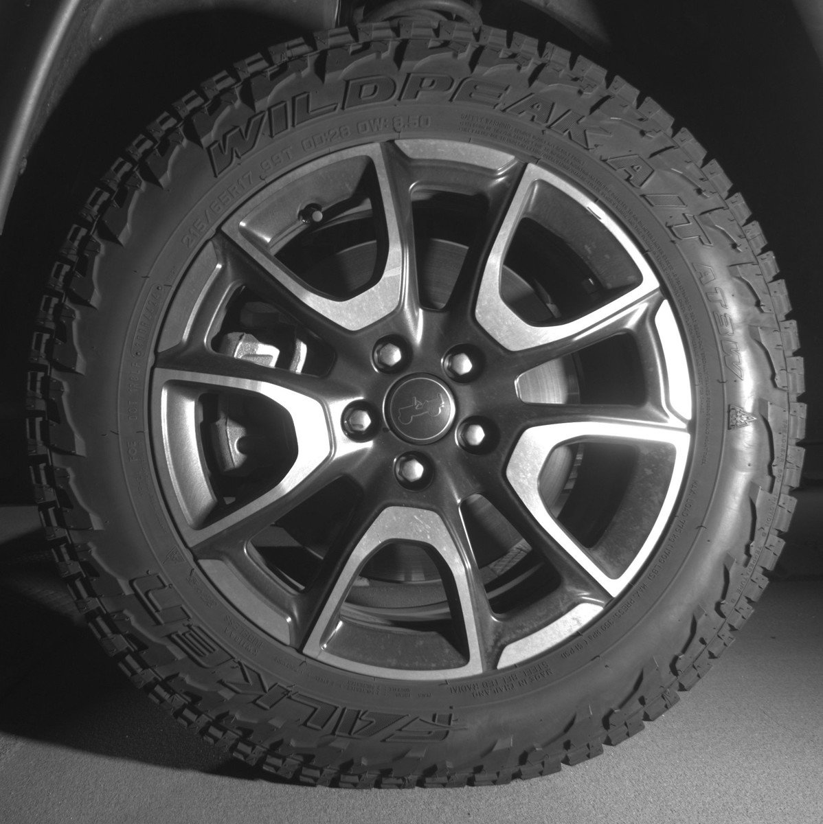 Used 2025 Jeep Compass Trailhawk image 12