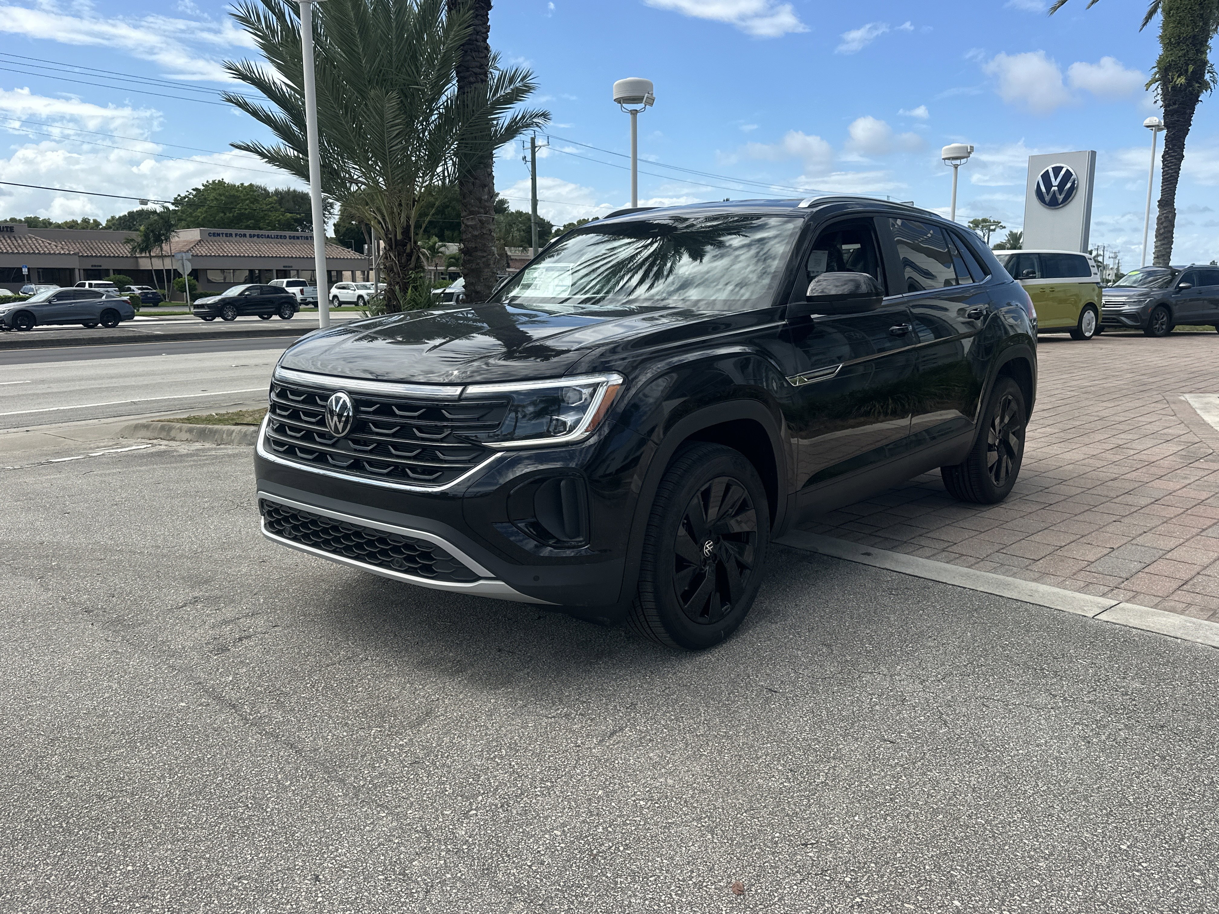 New 2026 Volkswagen Atlas Cross Sport SE image 2