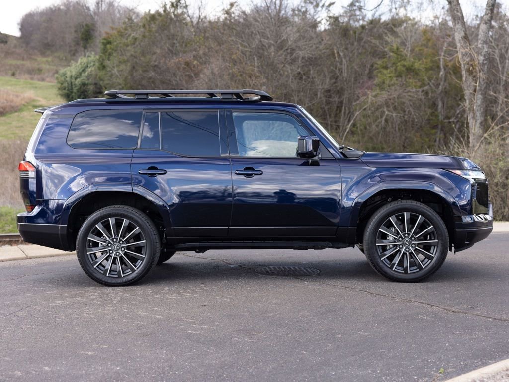 Used 2024 Lexus GX 550 w/ Accessory Package (2T) image 10